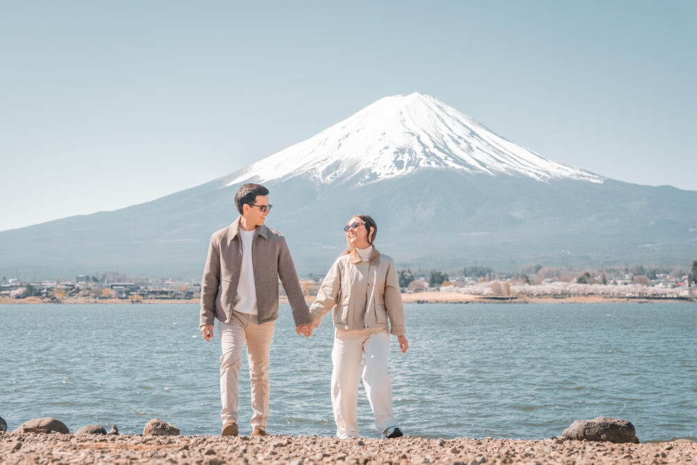 Couple photoshoot with Mt. Fuji in Kawaguchiko, Japan